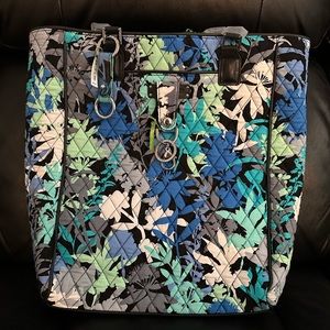BNWT Vera Bradley Crosstown Tote Camofloral w/ 2 keychains